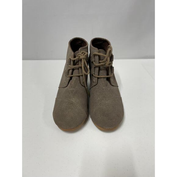 TOMS Women’s Desert Wedge Booties Taupe Suede Lace-Up Heels Size 7.5 - Picture 2 of 8
